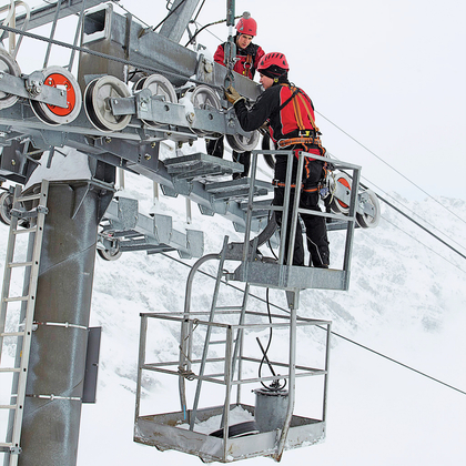 Sicher arbeiten an Seilbahn- und Skiliftanlagen