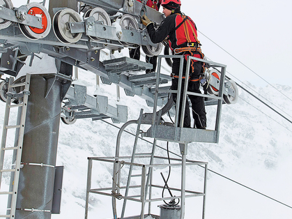 Sicher arbeiten an Seilbahn- und Skiliftanlagen