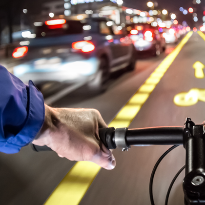 Prudenza in bici: muoversi nel traffico in sicurezza