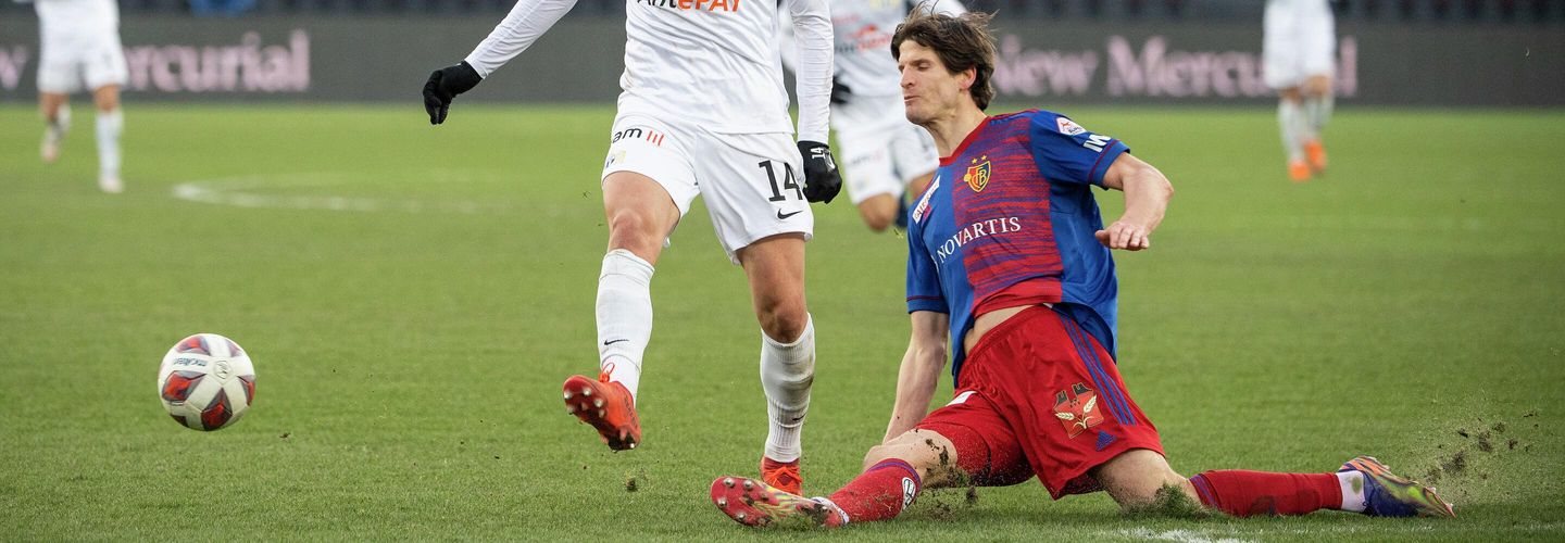  Toni Domgjoni (Zuerich) gegen Timm Klose (Basel)