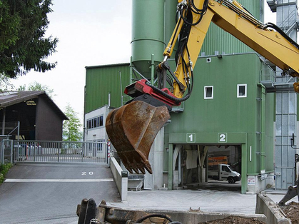 Attaches rapides pour pelles mécaniques: prudence