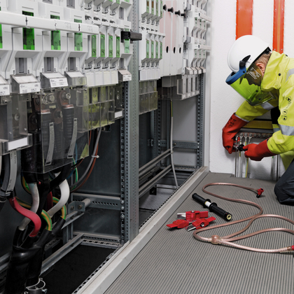 Chaussures de travail: protection contre la décharge électrique