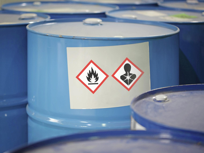 Was bedeuten die Gefahrensymbole für Chemikalien?