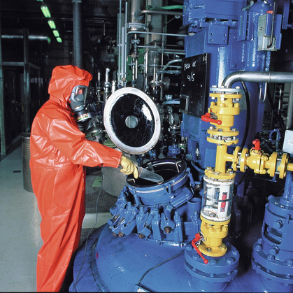 Protection de l’ensemble du corps contre la radioactivité et les produits chimiques