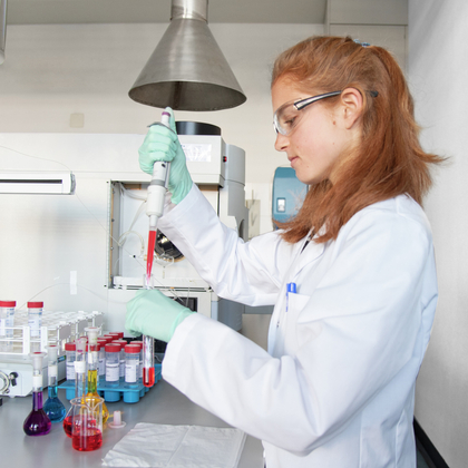 Apprentissage de laborant(e) et laborantin(e) CFC