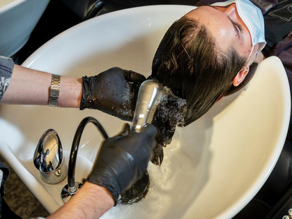 Dermatoses et allergies dans les métiers de la coiffure