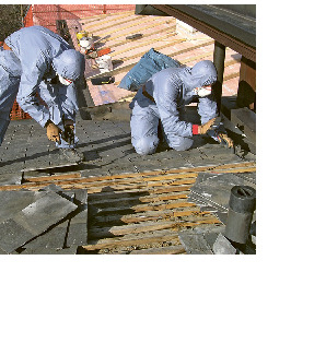 Broschüre Lebenswichtige Regeln Asbest: Gebäudehülle