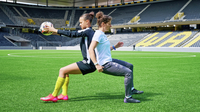 benefit_2.25_Fussball_Melanie-Pauli_Iman-Beney_Janosch-Abel_0786-AdobeRGB.jpg
