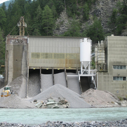 Accident de travail: coincé dans le silo à gravier