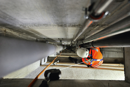 Regole vitali per i DPI anticaduta: video per istruzione