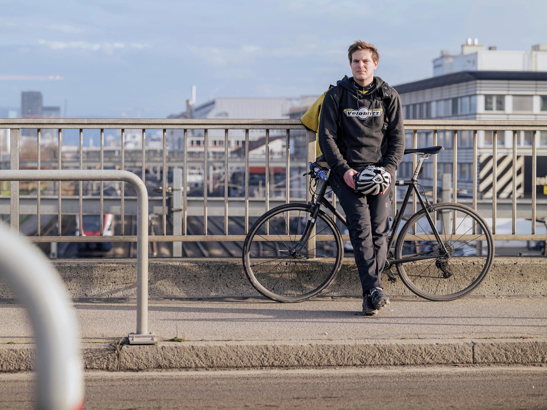 Accident de vélo: quand un hyperactif devient le roi du canapé, et vice versa