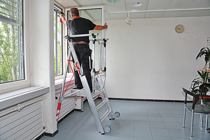 Unfall: Tödlicher Sturz vom Treppenpodest