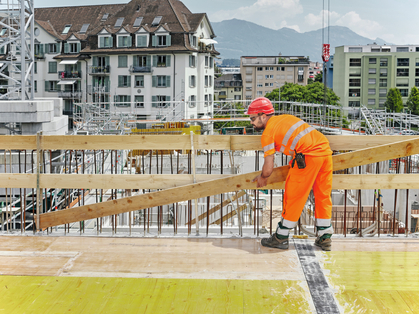 Calzature da lavoro: ecco le tipologie di protezione dei piedi