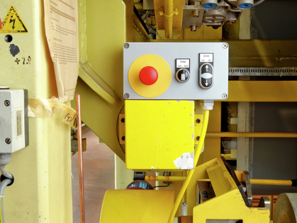 Comando ad azione mantenuta