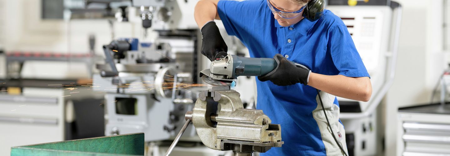 SCHURTER_Produktion_Schutzbrille-6016.jpg
