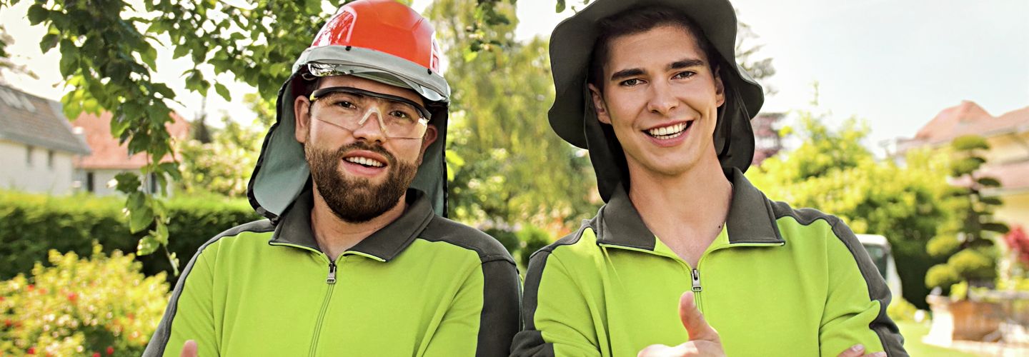 Profis schuetzen sich. UV Schutz. Lehrlinge