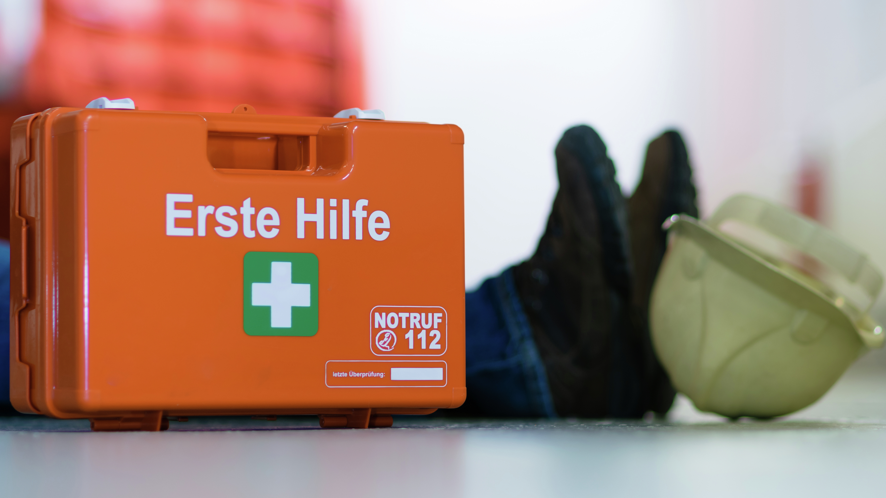 Erste-Hilfe-Material – Was Sie im Betrieb brauchen