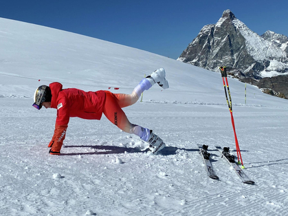 Aufwärmübungen für den Wintersport mit Wendy Holdener