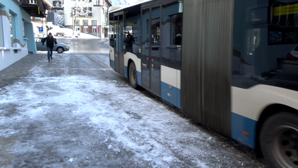 Sprint auf den Bus (Video)