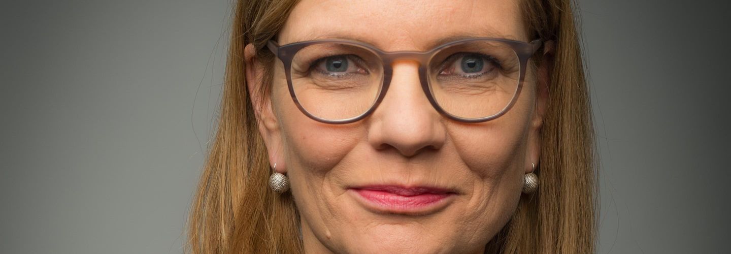 Logo Suva à l'entrée principale de Fluhmatt