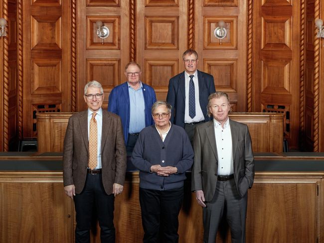 Gruppenbild von der Finanzufsichtskommission