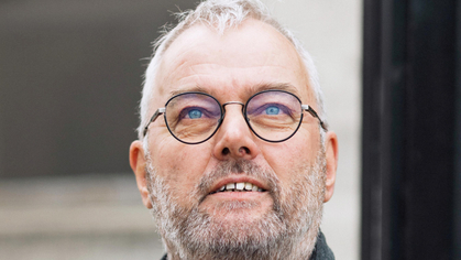 Nach einem Arbeitsunfall im Rollstuhl sitzen