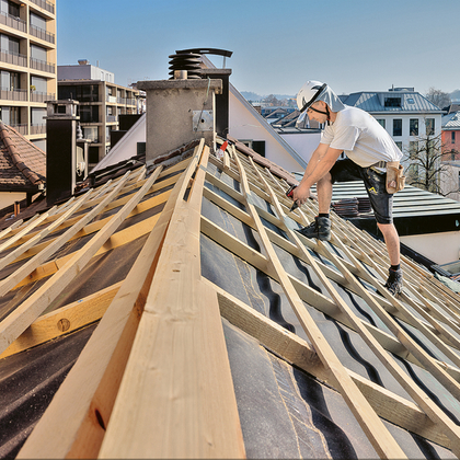 Arbeiten auf Dächern – nur gesichert!
