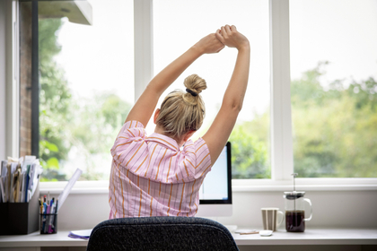 Exercices de fitness au poste de travail