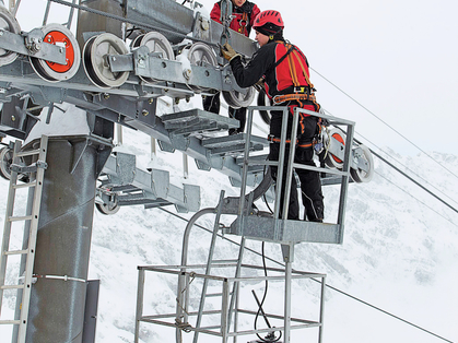 Lebenswichtige Regeln für die Arbeit an Seilbahn- und Skiliftanlagen