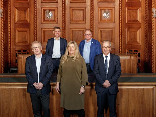 Gruppenbild von der Immobilienaufsichtskommission