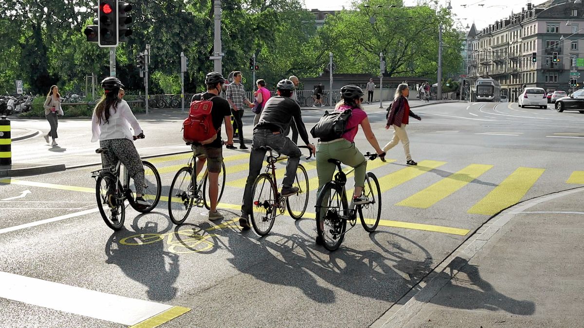 Zona di attesa per ciclisti: più sicurezza agli incroci
