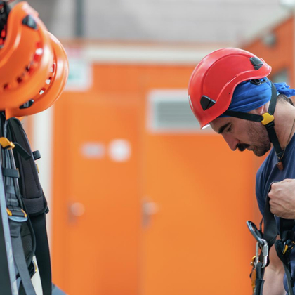 Casque de chantier pour une protection de la tête au travail