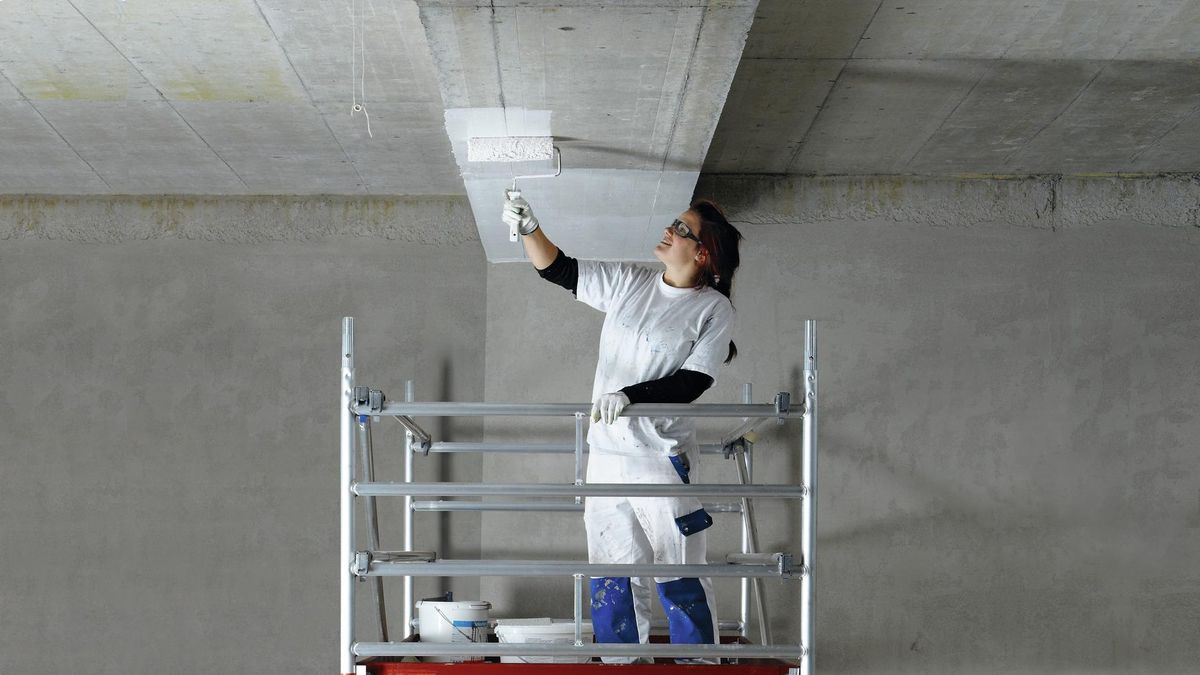 Unfall: Maler stürzt vom Dach